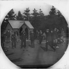 Men lawn bowling