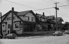 [Maple Street at West 5th Avenue]