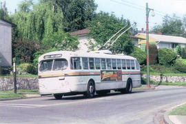 [B.C. Transit bus - No. 21 - 41st and Oak]