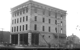 [Van Horne Building under construction, Granville and Dunsmuir Streets]