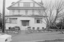 Kits [House in 2800 block, 1 of 4]