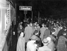 [Crowds watching the departure of C.P.R. "The Canadian"]