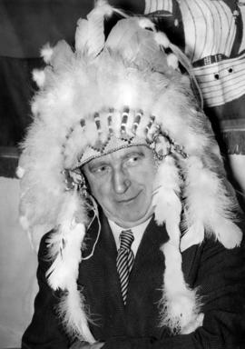 Lord Mayor Ernest O'Dea of Sydney in headdress