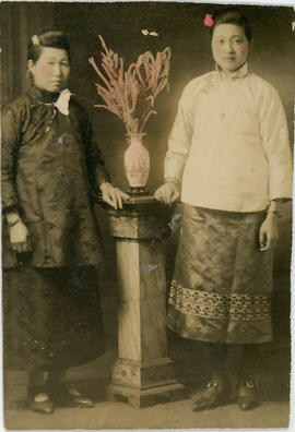 Hopp - Chin Shee and unknown woman - c.1915