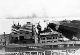 [Union Dock showing departure of ships]