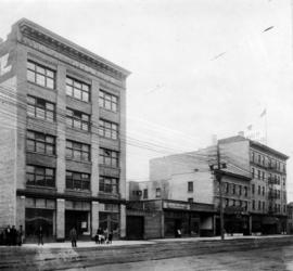 900 block Main Street - west side