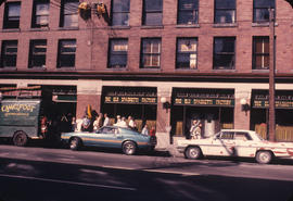 Detail - The Old Spaghetti Factory storefront - Third Malkin Warehouse - 55 Water Street