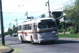 [B.C. Transit bus No. 21 - 41st and Oak]