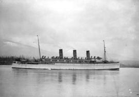 "Empress of Russia" entering harbour