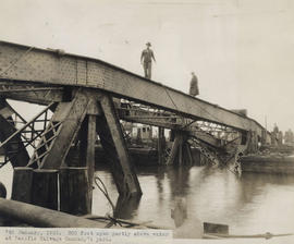300 foot span partly above water at Pacific Salvage Company's yard : January 7, 1931